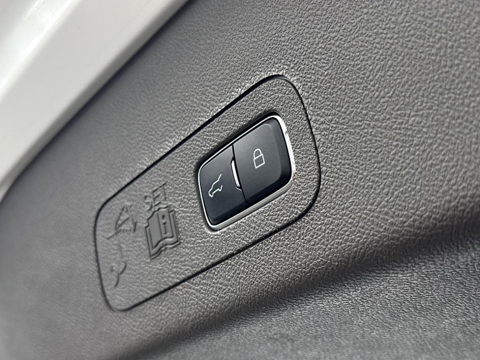 used 2022 Lincoln Aviator car, priced at $42,500