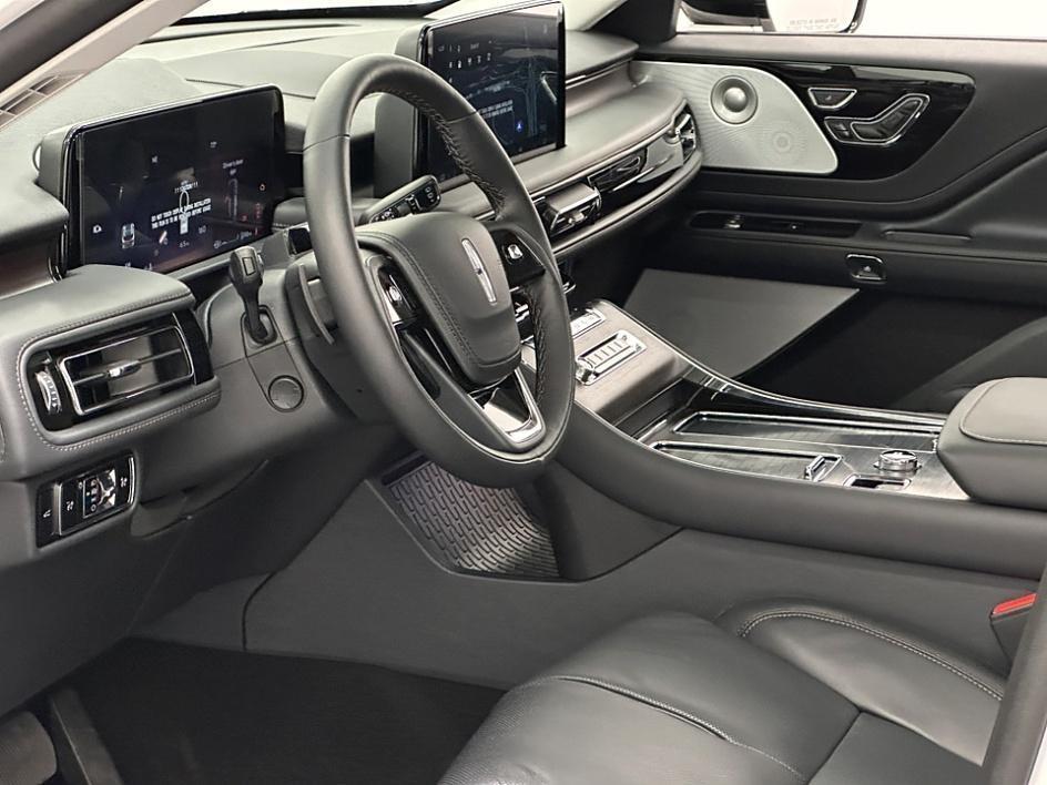new 2025 Lincoln Aviator car, priced at $73,513