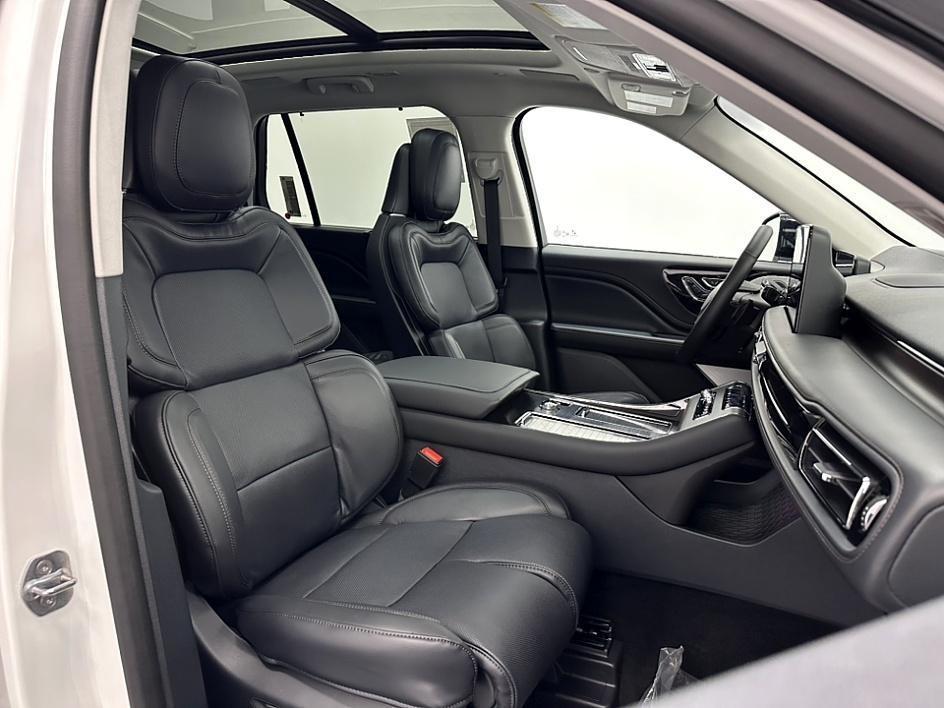 new 2025 Lincoln Aviator car, priced at $73,513