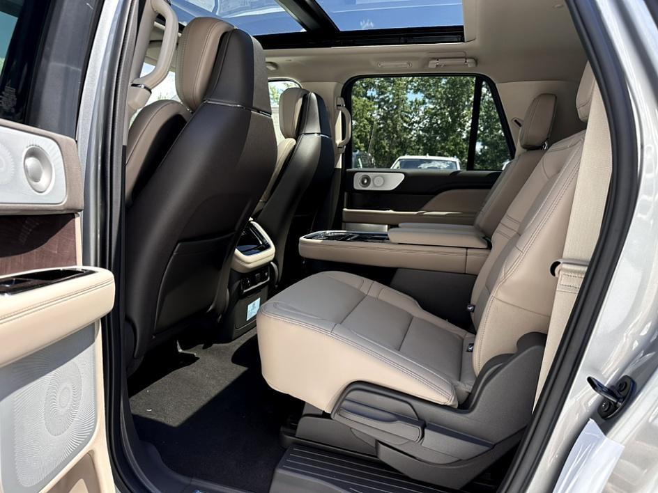 new 2024 Lincoln Navigator L car, priced at $85,446
