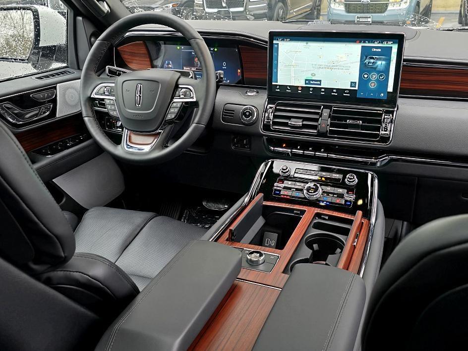 new 2024 Lincoln Navigator car, priced at $85,504