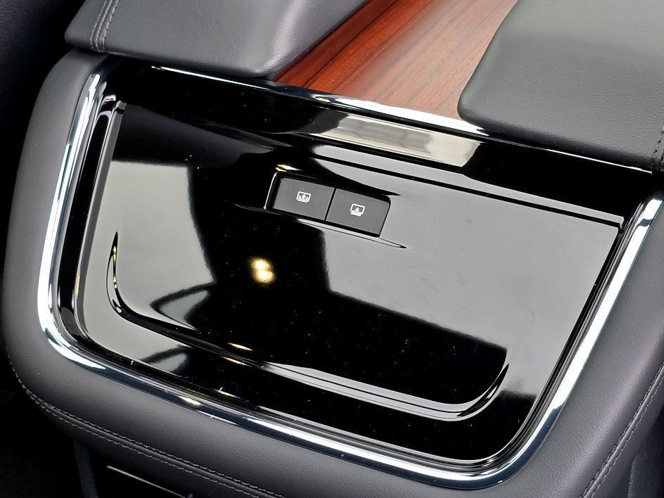 new 2024 Lincoln Navigator car, priced at $85,504