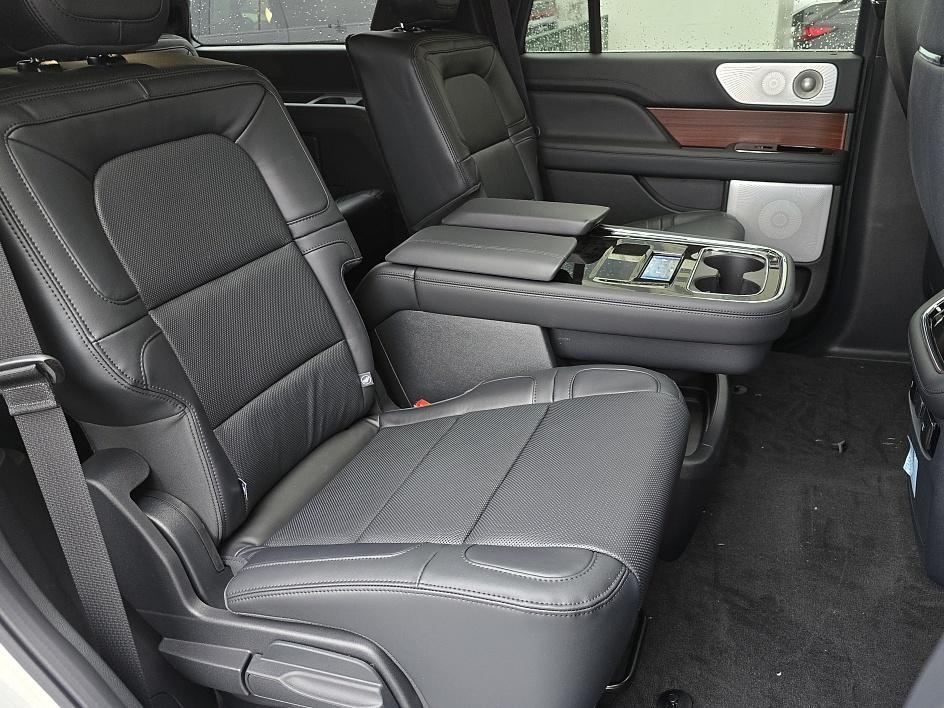 new 2024 Lincoln Navigator car, priced at $85,504