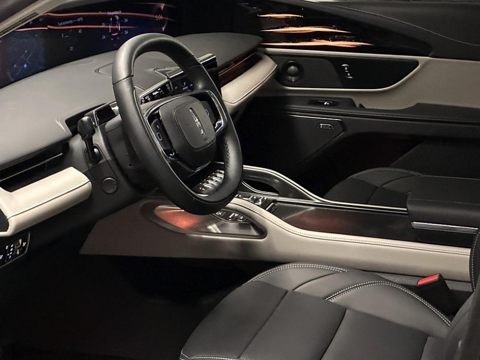 new 2025 Lincoln Nautilus car, priced at $54,326