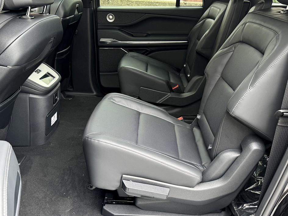 new 2025 Lincoln Navigator L car, priced at $108,680