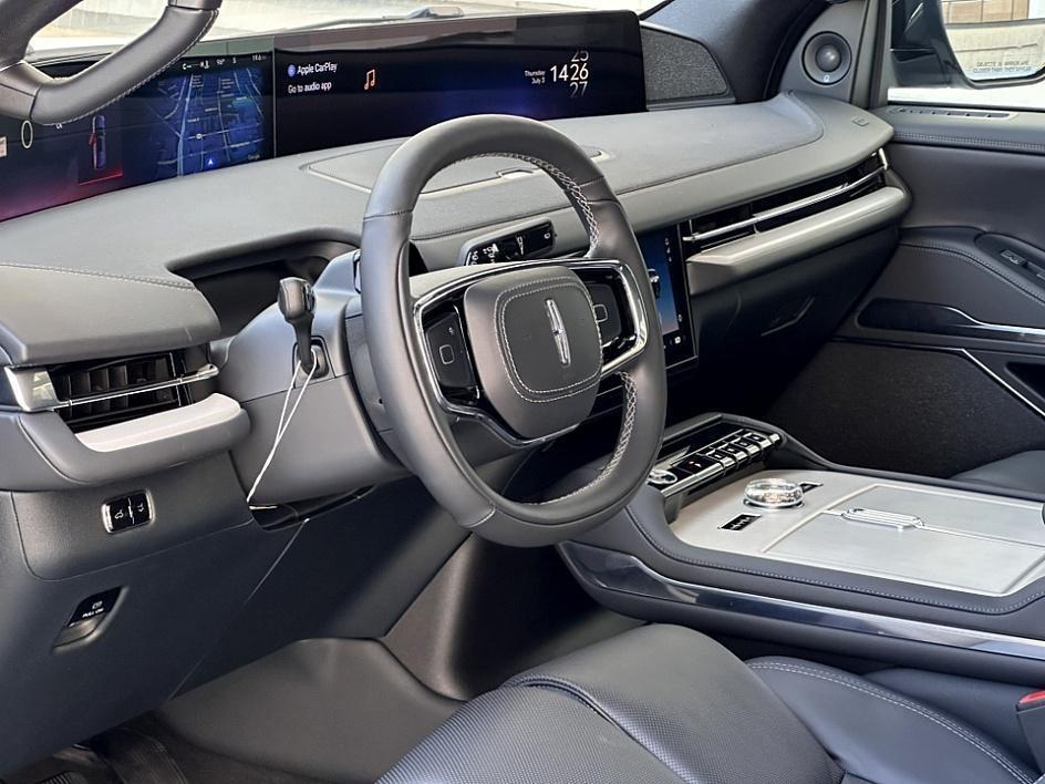 new 2025 Lincoln Navigator L car, priced at $109,545