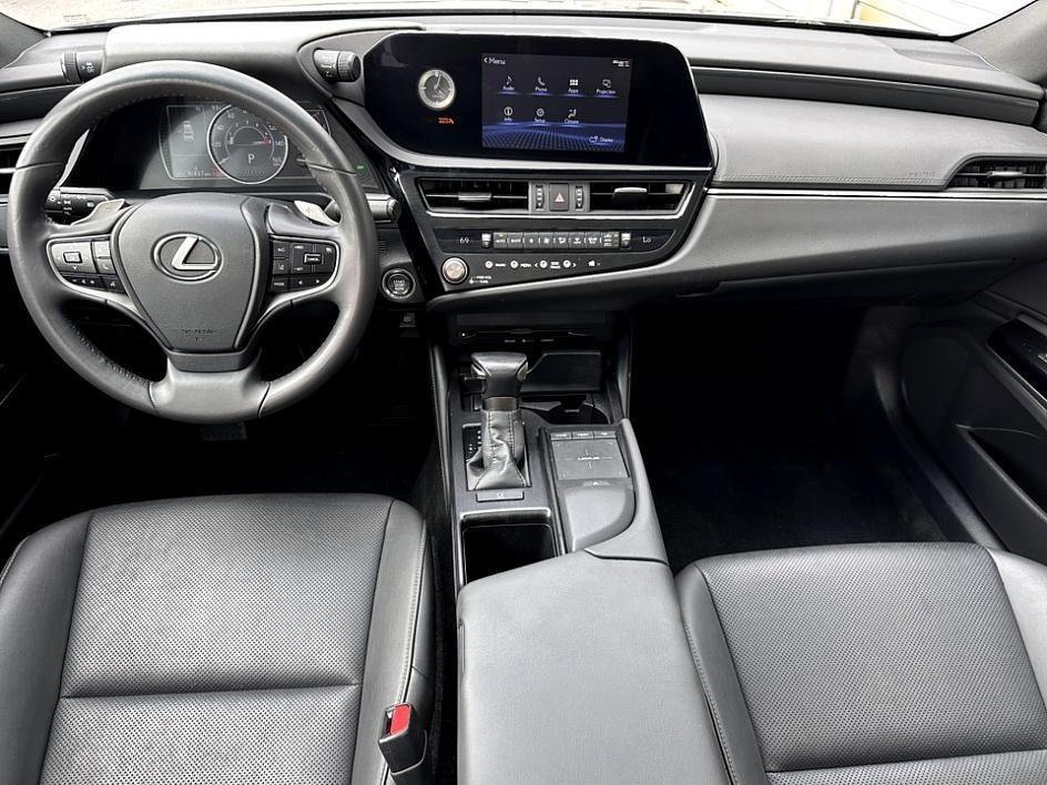 used 2022 Lexus ES 350 car, priced at $31,000