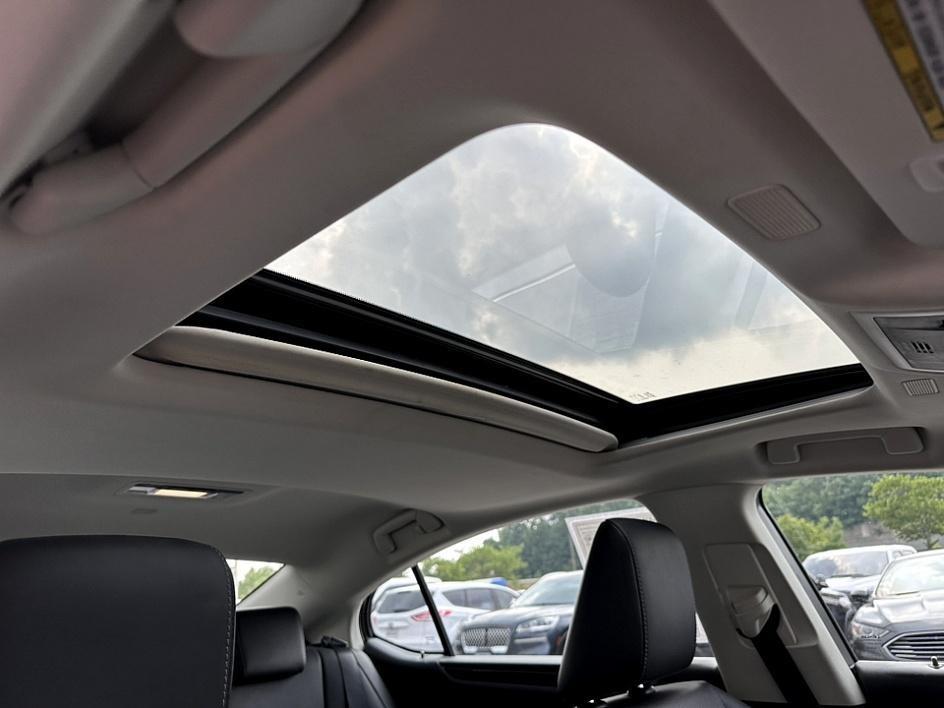 used 2022 Lexus ES 350 car, priced at $31,000
