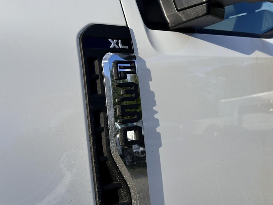 new 2025 Ford F-350 car, priced at $65,276