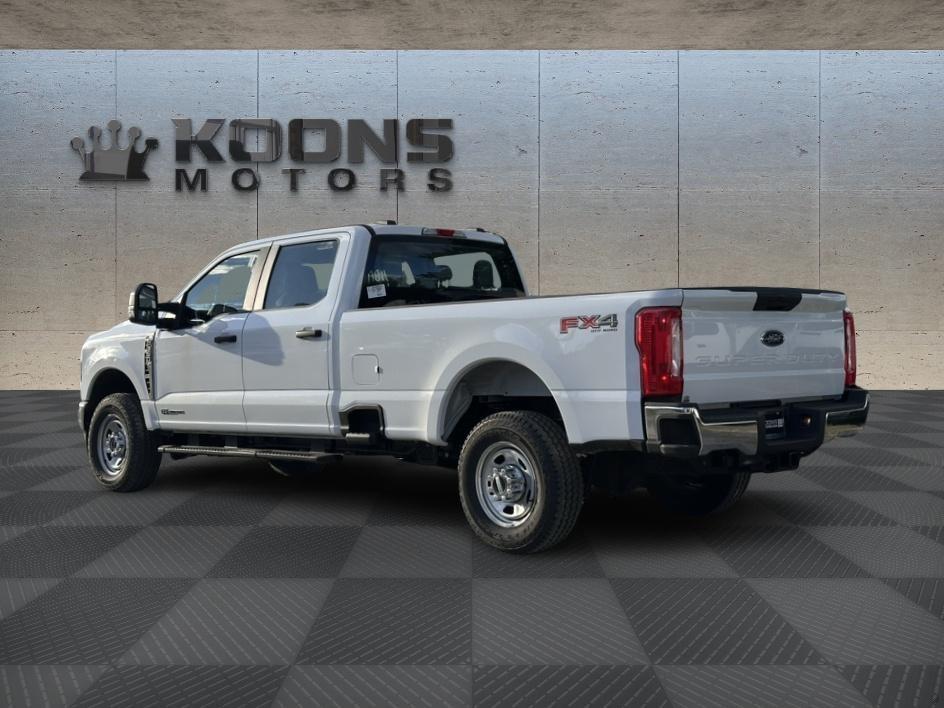 new 2025 Ford F-350 car, priced at $65,276