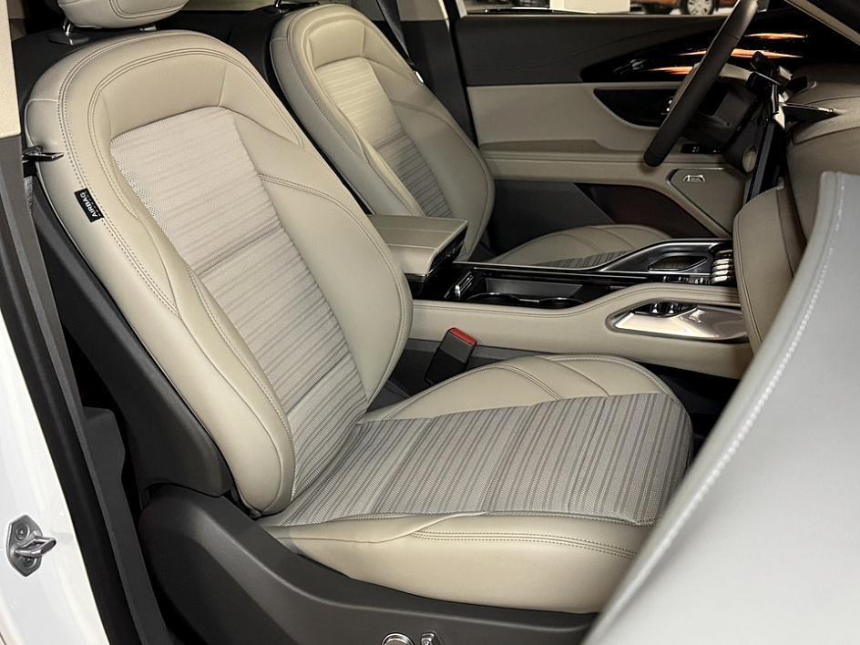 new 2025 Lincoln Nautilus car, priced at $58,551