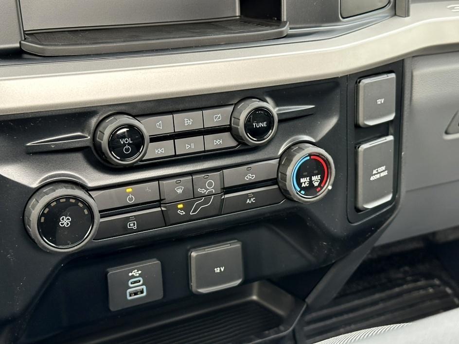 new 2024 Ford F-250 car, priced at $44,721