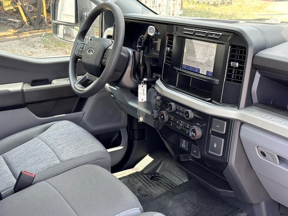 new 2024 Ford F-250 car, priced at $40,500