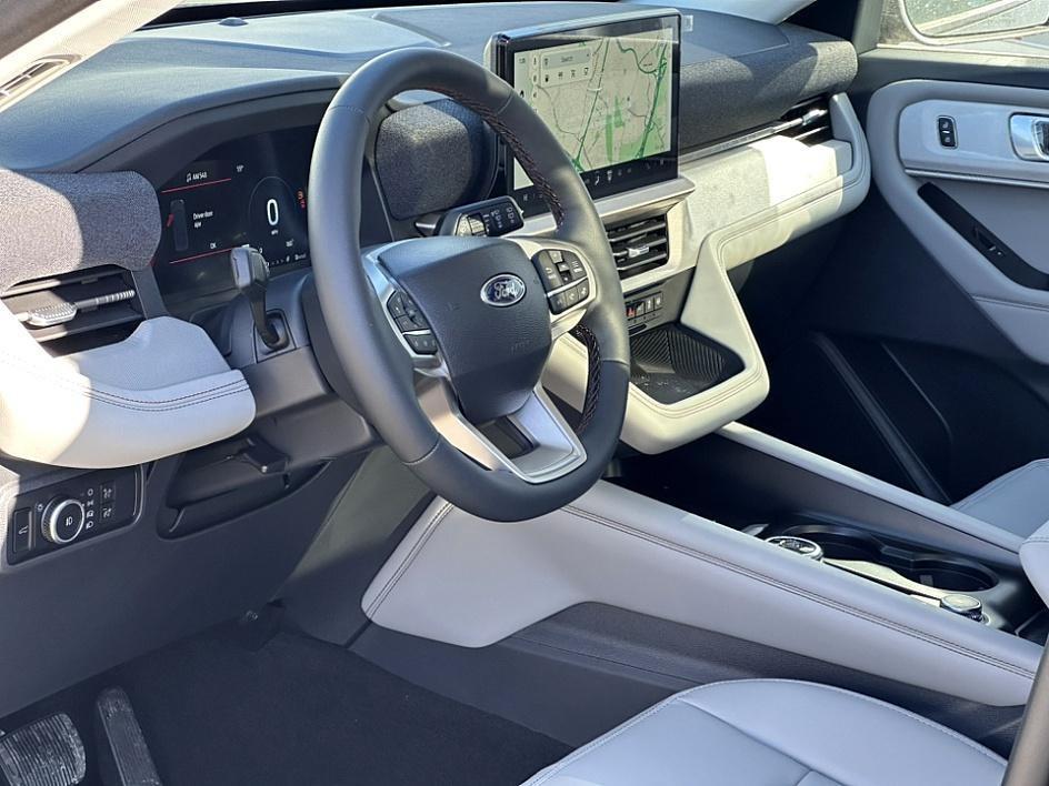 new 2025 Ford Explorer car, priced at $46,227