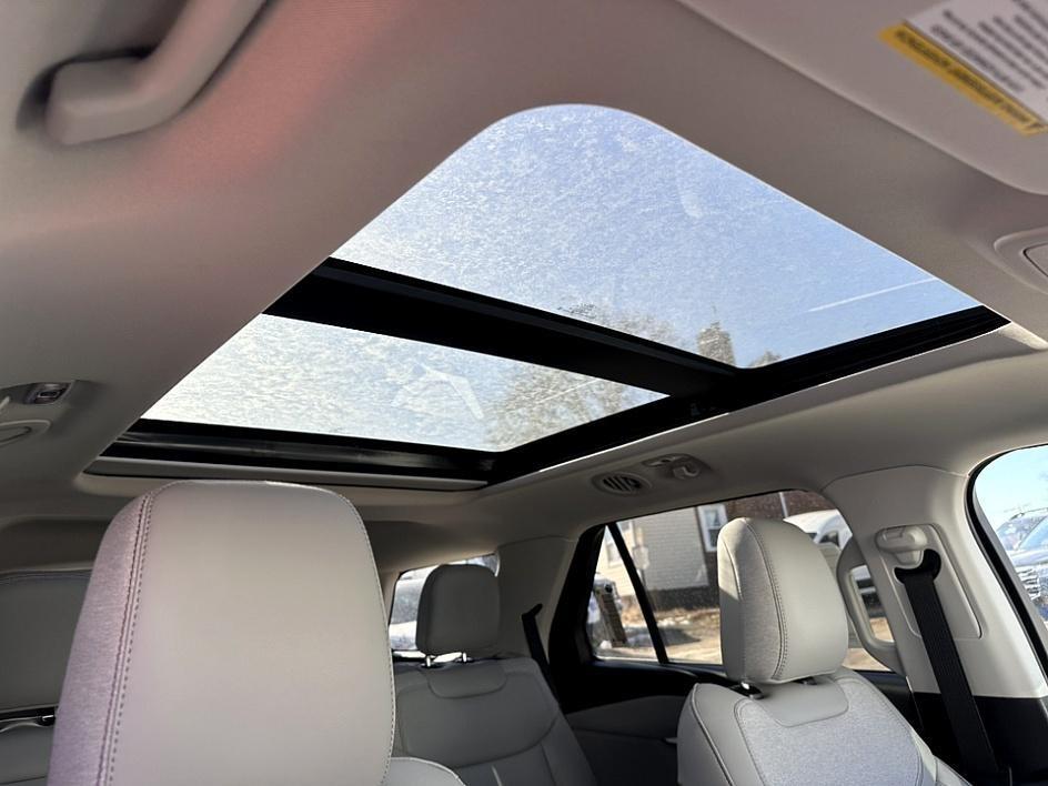 new 2025 Ford Explorer car, priced at $46,227