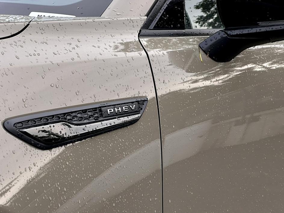 new 2025 Mazda CX-70 PHEV car, priced at $55,331