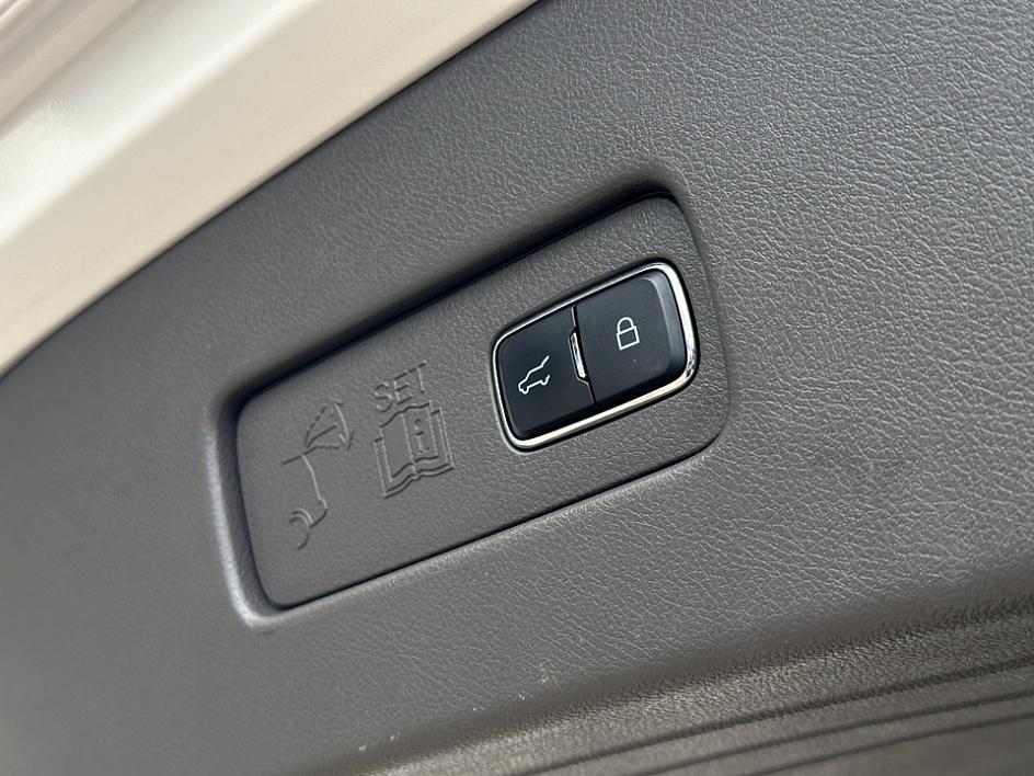 used 2021 Lincoln Aviator car, priced at $40,000