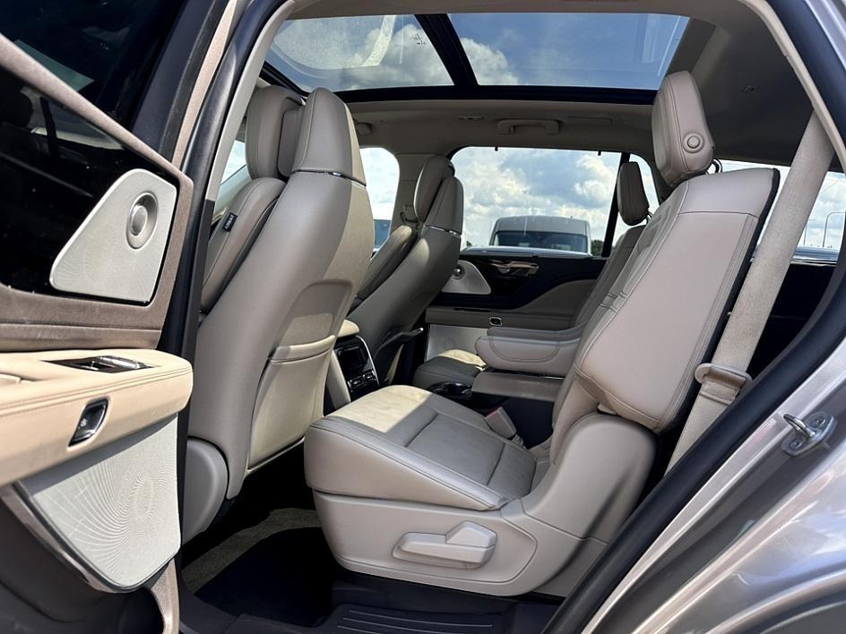 used 2020 Lincoln Aviator car, priced at $33,500