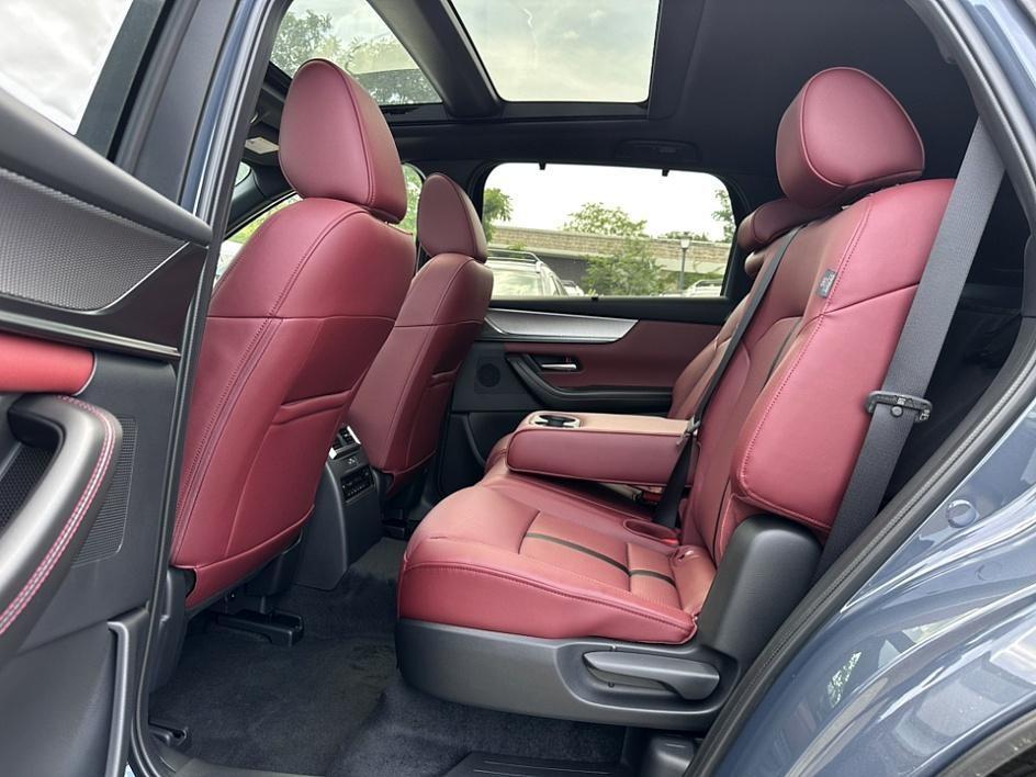 new 2025 Mazda CX-70 car, priced at $50,028