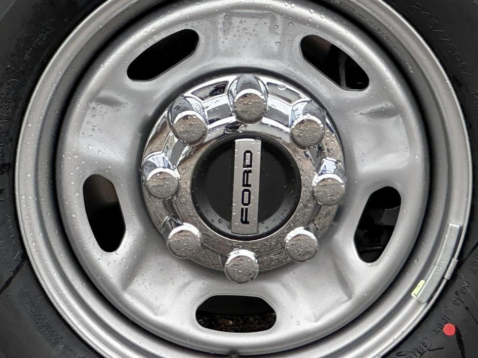 new 2024 Ford F-250 car, priced at $41,838