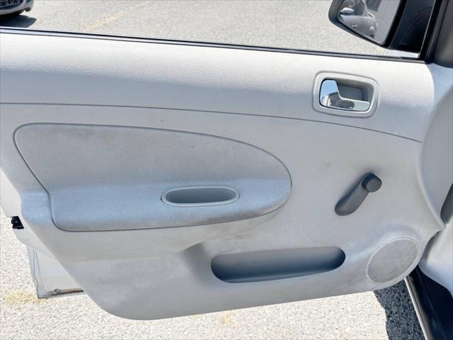 used 2005 Chevrolet Cobalt car, priced at $2,995