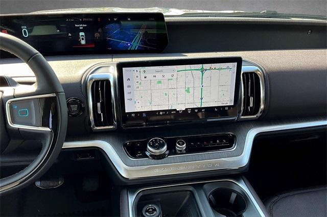 new 2025 Ford Expedition car, priced at $85,354