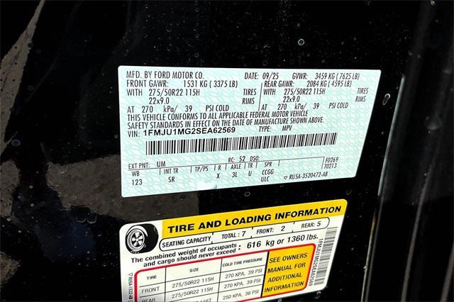 new 2025 Ford Expedition car, priced at $85,354