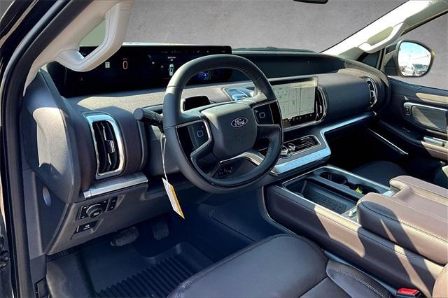 new 2025 Ford Expedition car, priced at $85,354