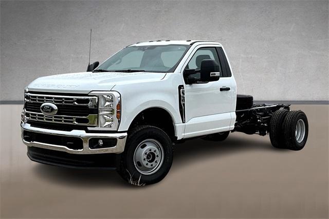 new 2025 Ford F-350 car, priced at $55,810
