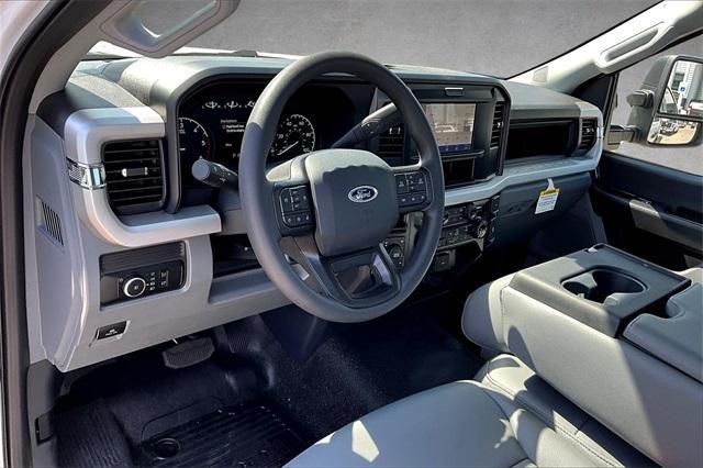 new 2025 Ford F-350 car, priced at $55,940
