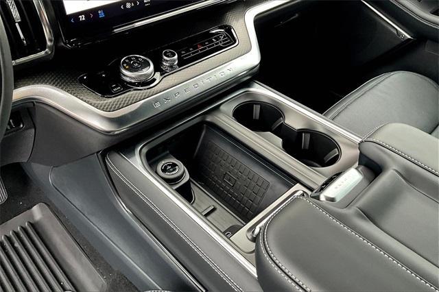 new 2025 Ford Expedition car, priced at $80,106