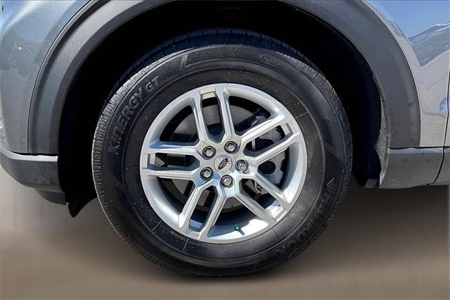 new 2025 Ford Explorer car, priced at $34,477