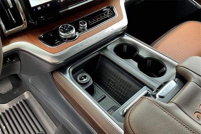 new 2025 Ford Expedition car, priced at $84,409