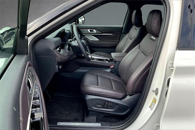 new 2025 Ford Explorer car, priced at $51,715