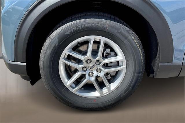 new 2025 Ford Explorer car, priced at $42,659