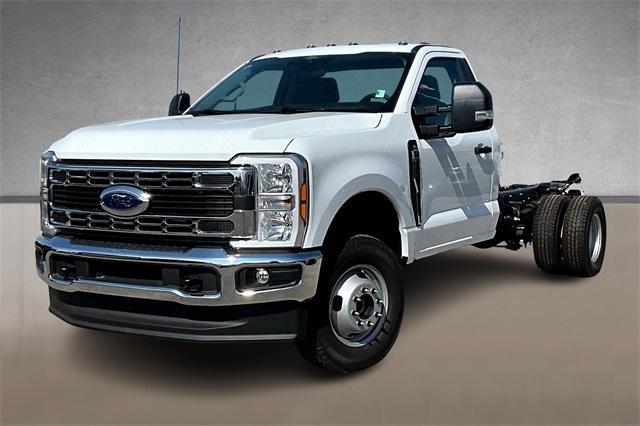 new 2025 Ford F-350 car, priced at $55,810