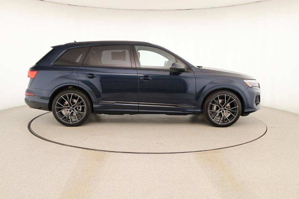 new 2025 Audi Q7 car, priced at $86,220