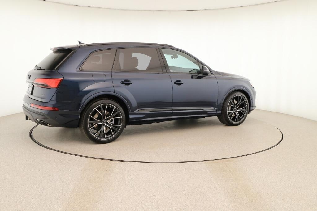 new 2025 Audi Q7 car, priced at $86,220