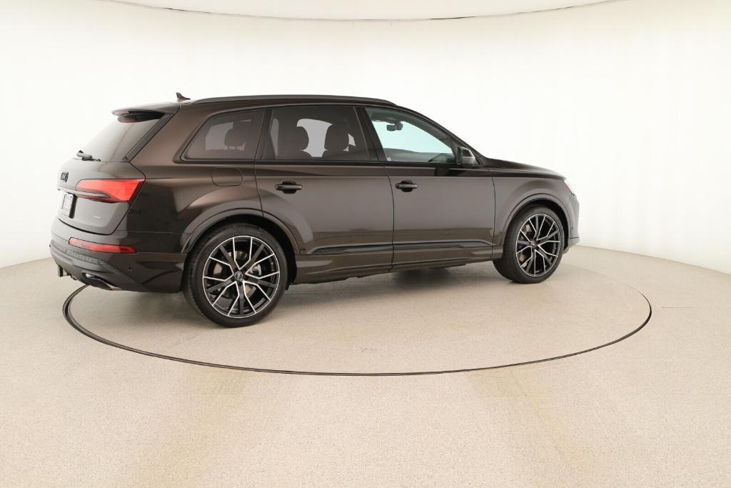 new 2025 Audi Q7 car, priced at $84,870