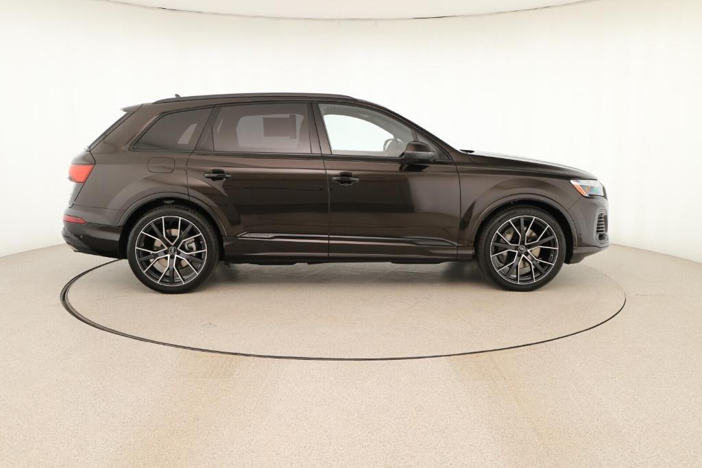 new 2025 Audi Q7 car, priced at $84,870