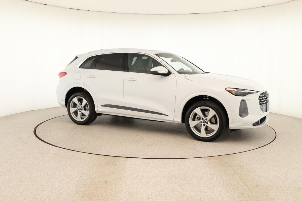new 2025 Audi Q5 car, priced at $61,890