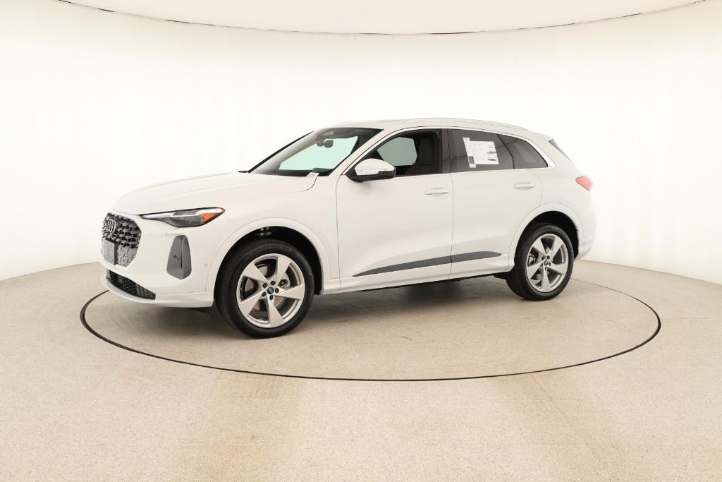 new 2025 Audi Q5 car, priced at $61,890
