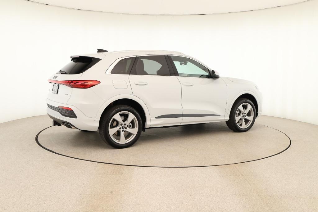new 2025 Audi Q5 car, priced at $61,890