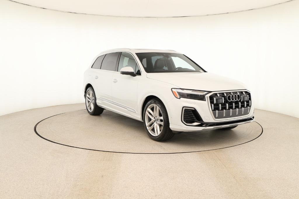new 2025 Audi Q7 car, priced at $76,900
