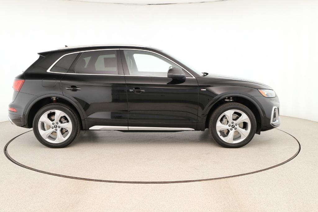 new 2024 Audi Q5 car, priced at $60,690