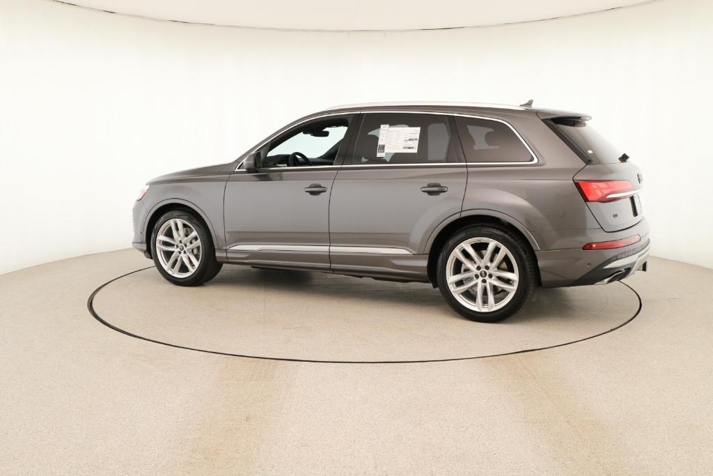 new 2025 Audi Q7 car, priced at $76,300