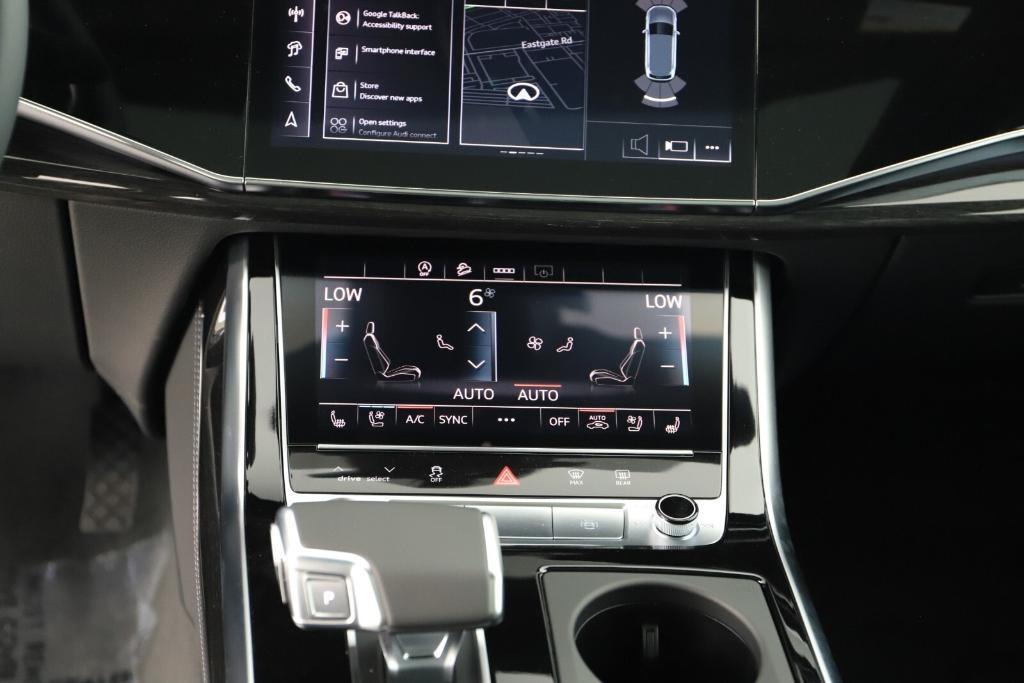 new 2025 Audi Q7 car, priced at $76,300