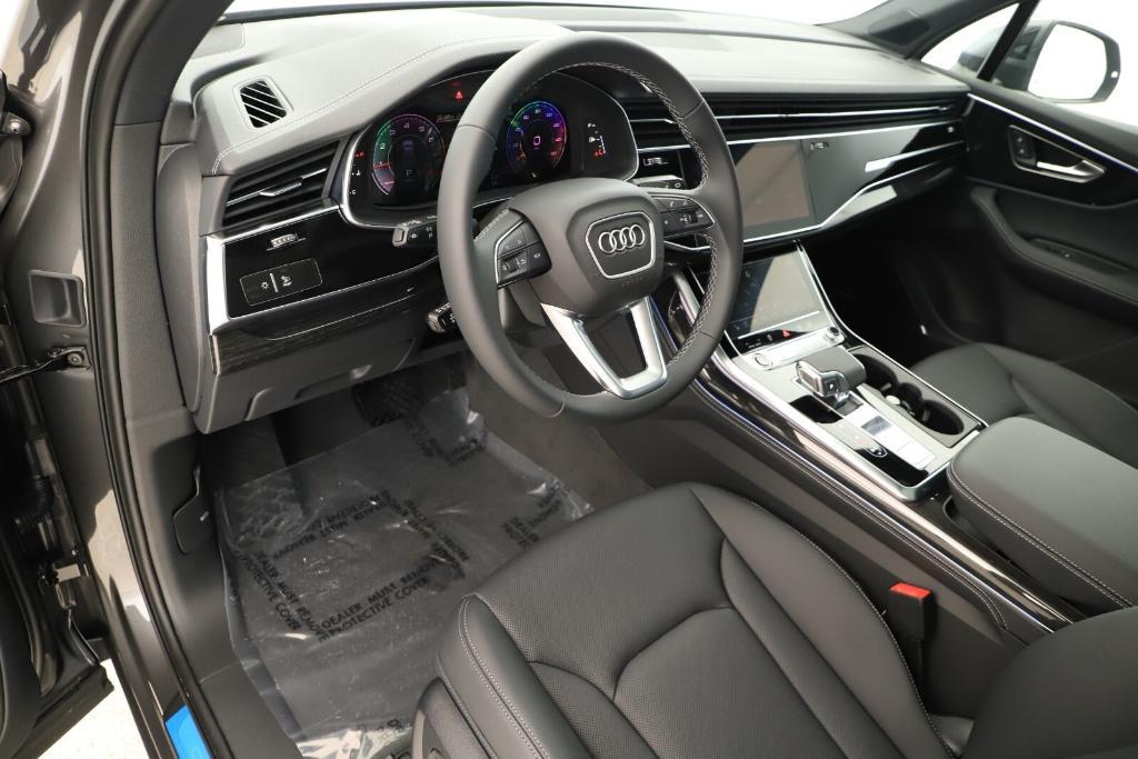 new 2025 Audi Q7 car, priced at $76,300