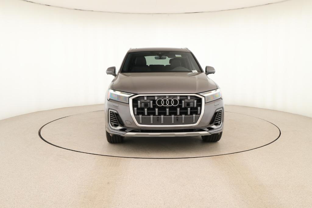 new 2025 Audi Q7 car, priced at $76,300