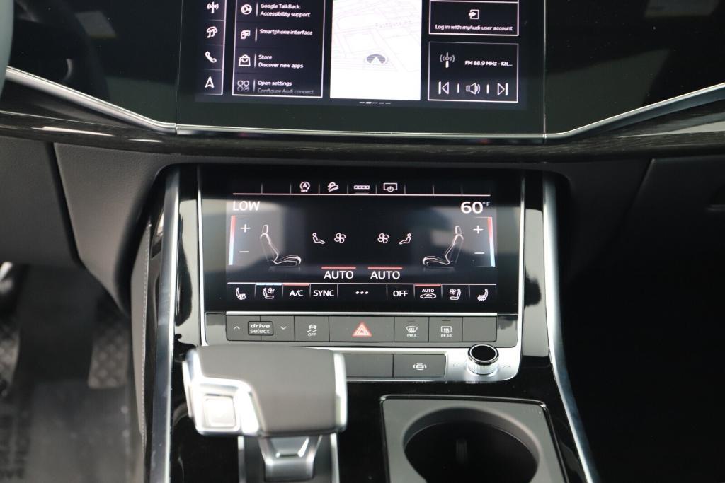 new 2025 Audi Q7 car, priced at $77,460